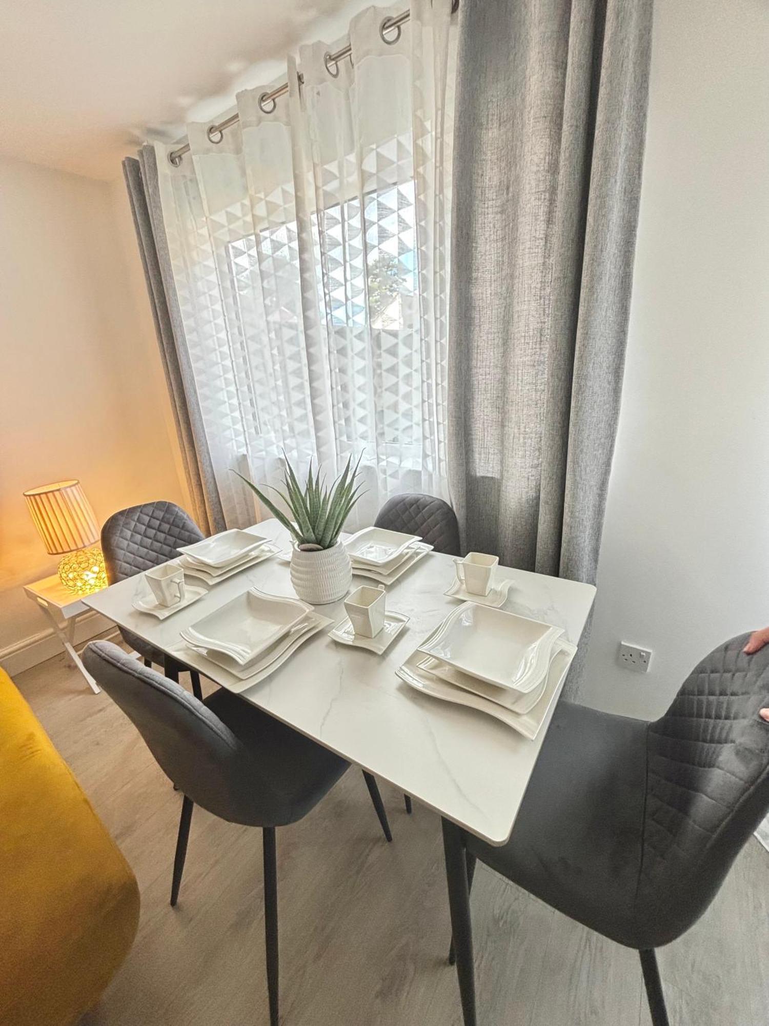Apartment Cosy Modern Flat With Garden