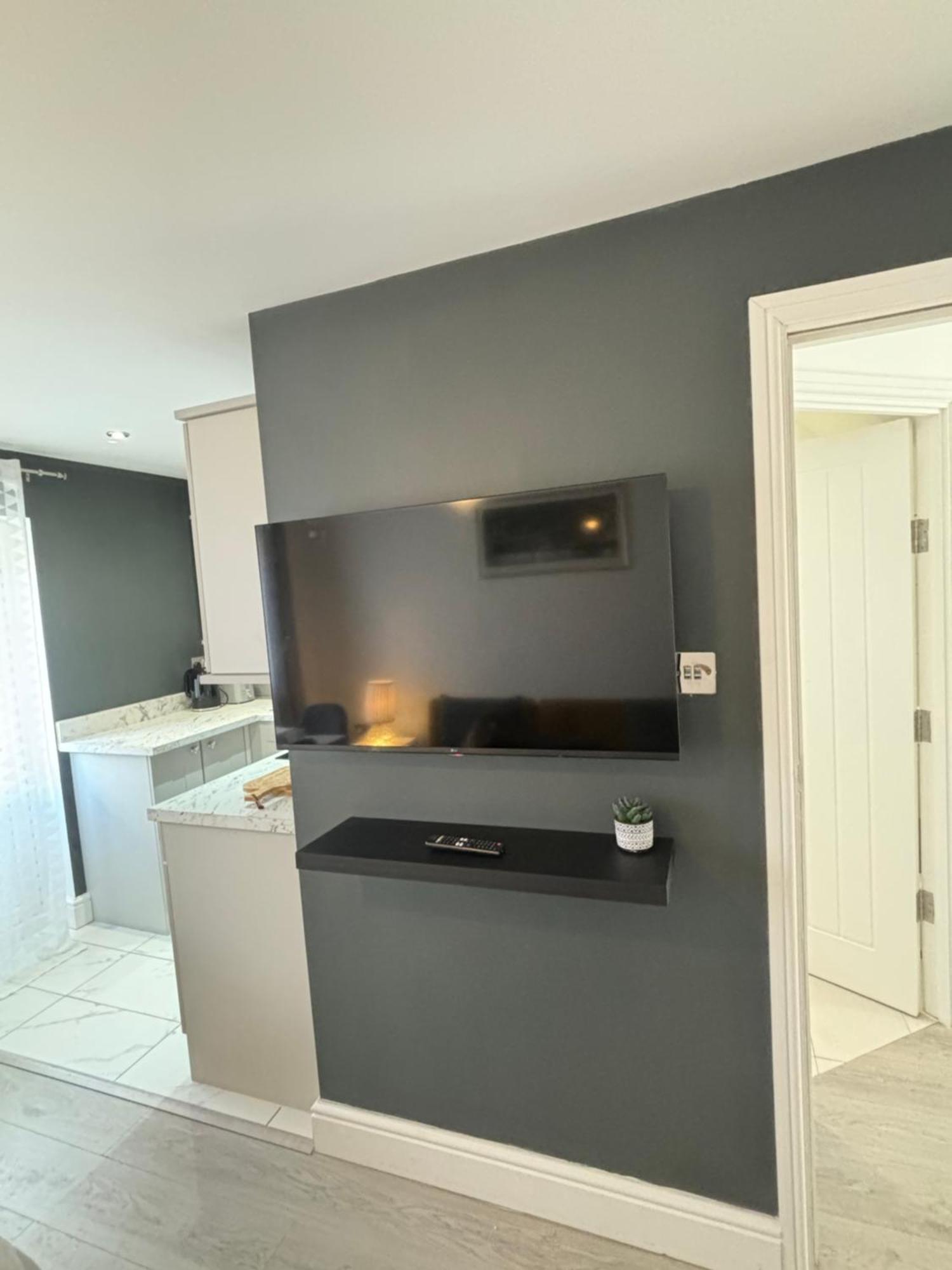Apartment Cosy Modern Flat With Garden *